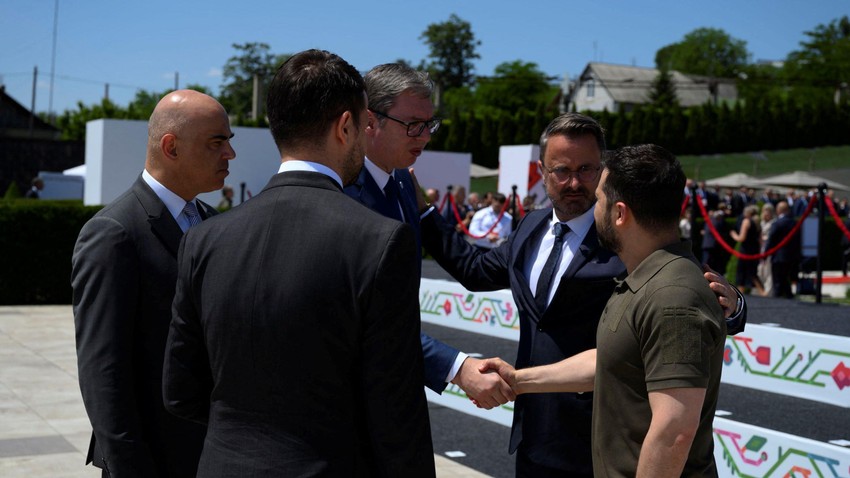 Aleksandar Vučić i Vladimir Zelenski susreli su se u moldavskom Kišinjevu u junu 2023. na sastanku Evropske političke zajednice | Foto: Ukrainian Presidential Press Service/Handout via REUTERS