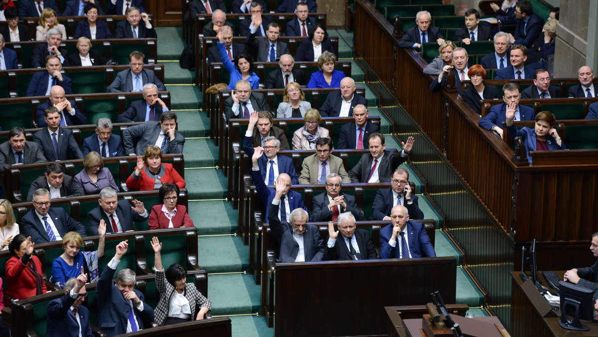 500 Zł Na Dziecko Sejm Uchwalił Program Rodzina 500 Plus Wiadomości 6203