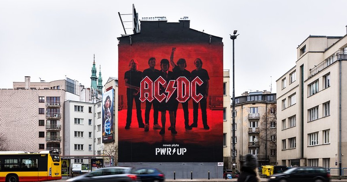 Mural AC/DC w centrum Warszawy - Muzyka