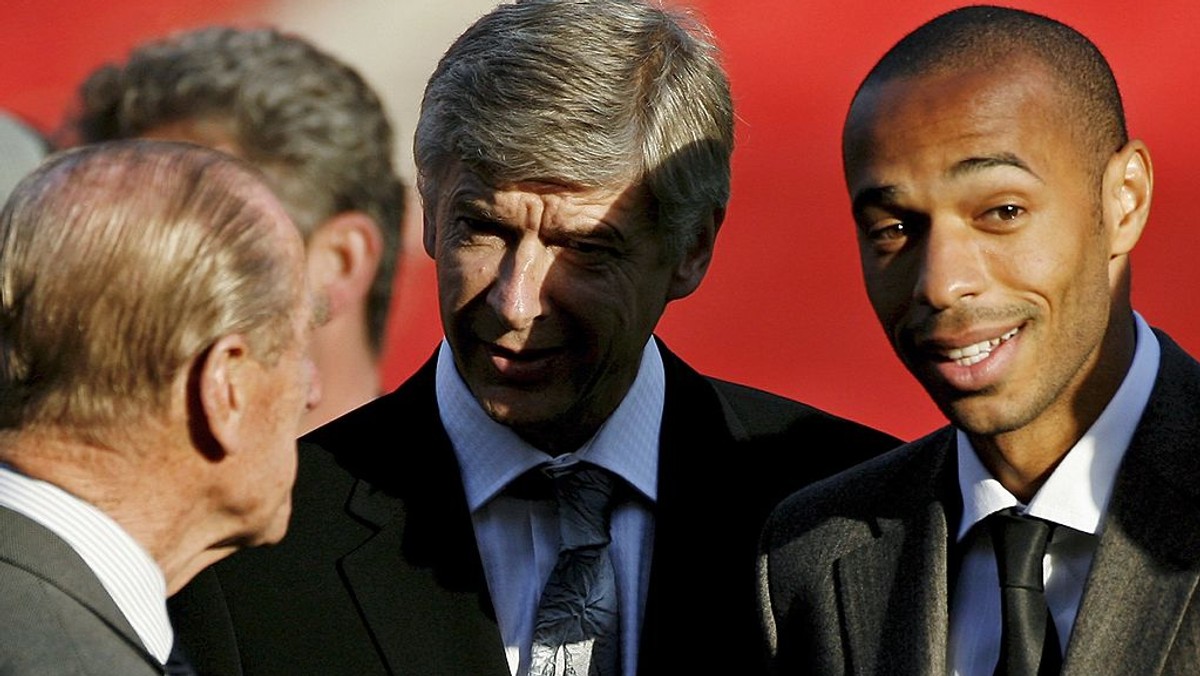 Thierry Henry odchodzi z Arsenalu Londyn. Po tym, jak menedżer klubu Arsene Wenger postawił mu ultimatum i kazał wybrać pomiędzy pracą w telewizji a karierą trenerską, były francuski napastnik zdecydował się odejść.