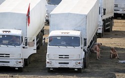 Rosyjskie media: Pierwszych 16 ciężarówek z białego konwoju jedzie ku granicy