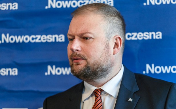 "Kaczyński skierował do wyborów w Warszawie ostatnie barachło". Politycy wytoczyli ciężkie działa