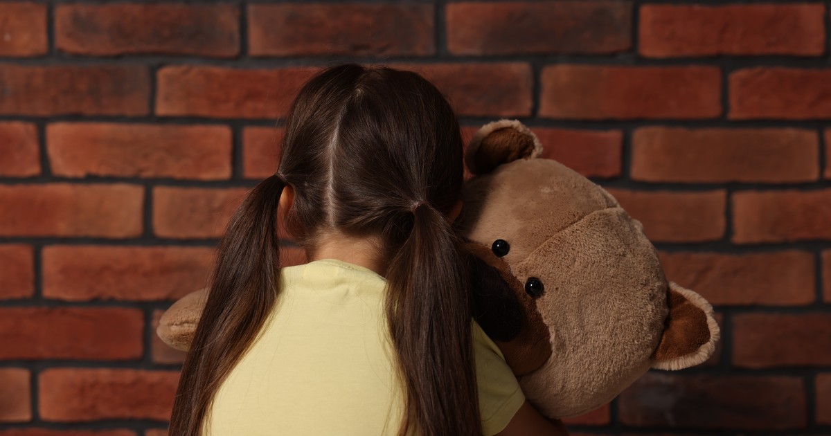 Choroba Julki dla lekarzy była zagadką. Okazało się, iż okalecza ją własna matka