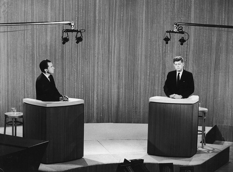 Debata prezydencka, w której udział wzięli John F. Kennedy i Richard Nixon w 1960 roku miała duży wpływ na wynik wyborów w USA