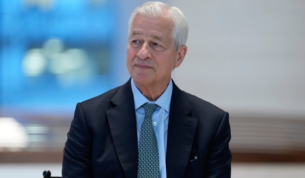 AI će ukinuti mnoga radna mesta! Poznati ekonomista upozorava