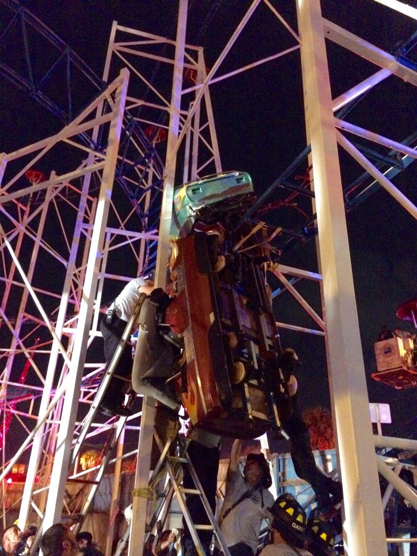 Horror w wesołym miasteczku na Florydzie. Ludzie wypadli z rollercoastera