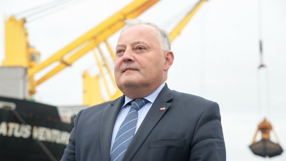 Prezes PGE Wojciech Dąbrowski przyznaje, że wejście w energetykę jądrową wymusiła aktualna sytuacja.