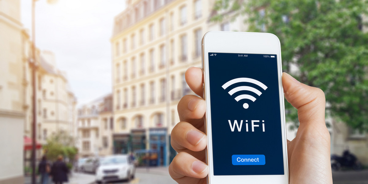  Obecnie tylko 405 gmin w naszym kraju ma hotspoty, czyli punkty z bezpłatnym WiFi.