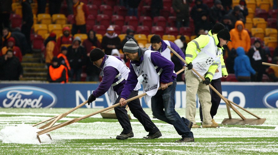 Piłkarze Galatasaray i Juventusu przegrali ze śniegiem