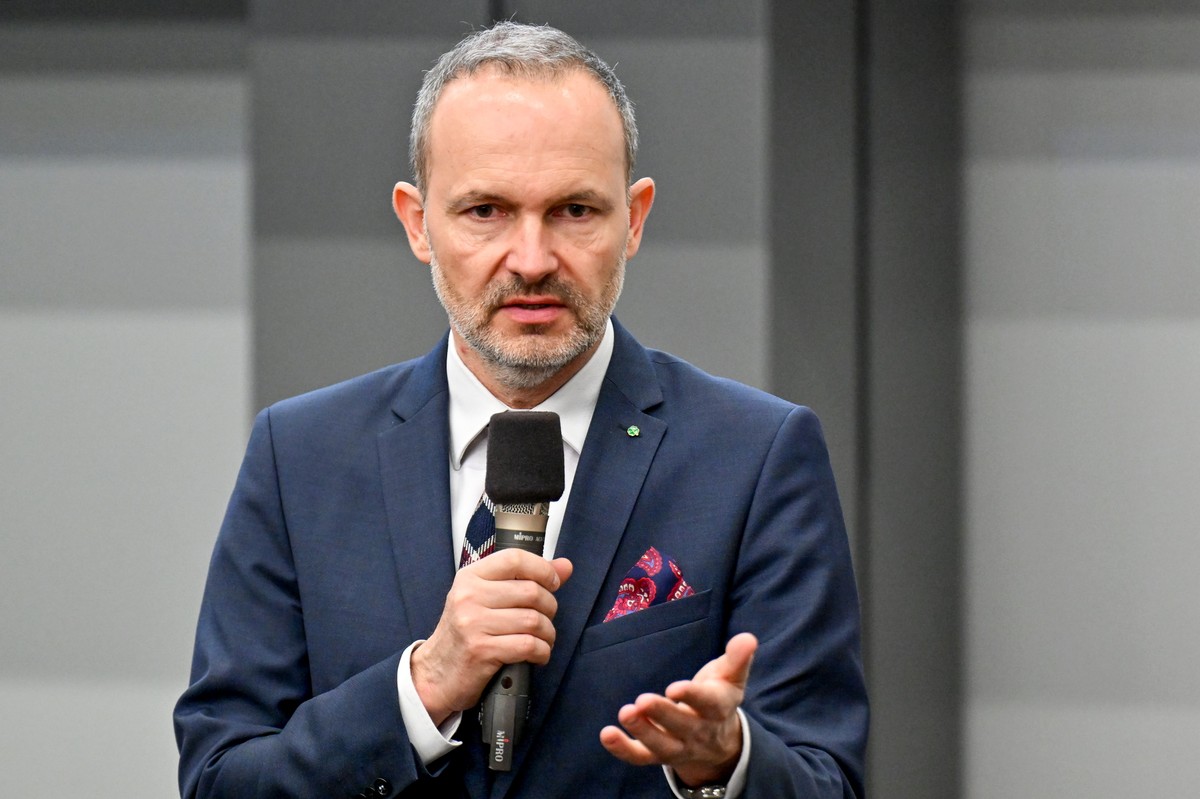 Za opracowanie projektu odpowiada bezpośrednio minister rozwoju i technologii Krzysztof Hetman.