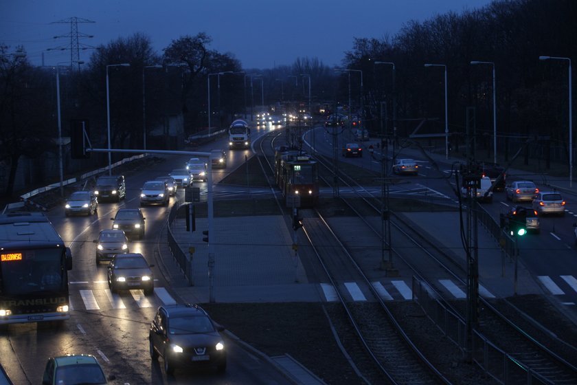 Egipskie ciemności ale latarnie wciąż pozostają nie włączone.