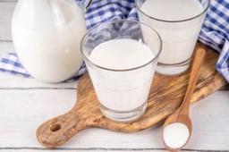 ma mało kalorii, oczyszcza jelita i obniża poziom „złego” cholesterolu. wielu z nas nie pamięta, jaka jest zdrowa