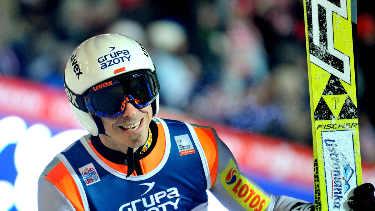 Kamil Stoch zajął czwarte miejsce w drugiej serii próbnej przed konkursem drużynowym na Wielkiej Krokwi w Zakopanem. Polak skoczył 129 metrów, tyle samo co trzeci Austriak Stefan Kraft.