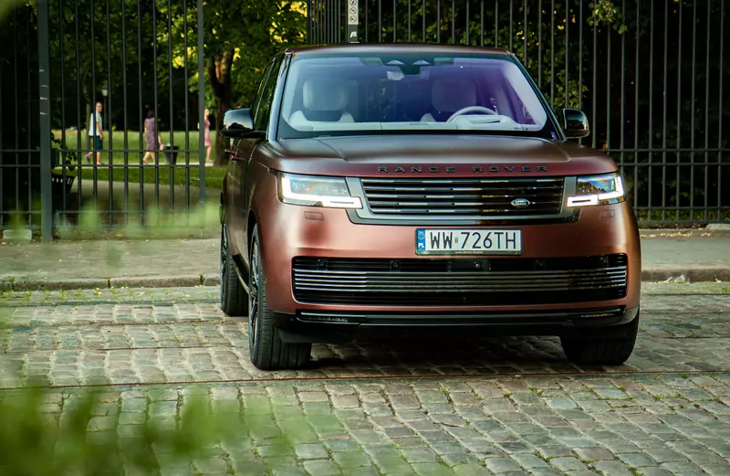 Recenzujemy Range Rovera SV w wersji hybrydowej