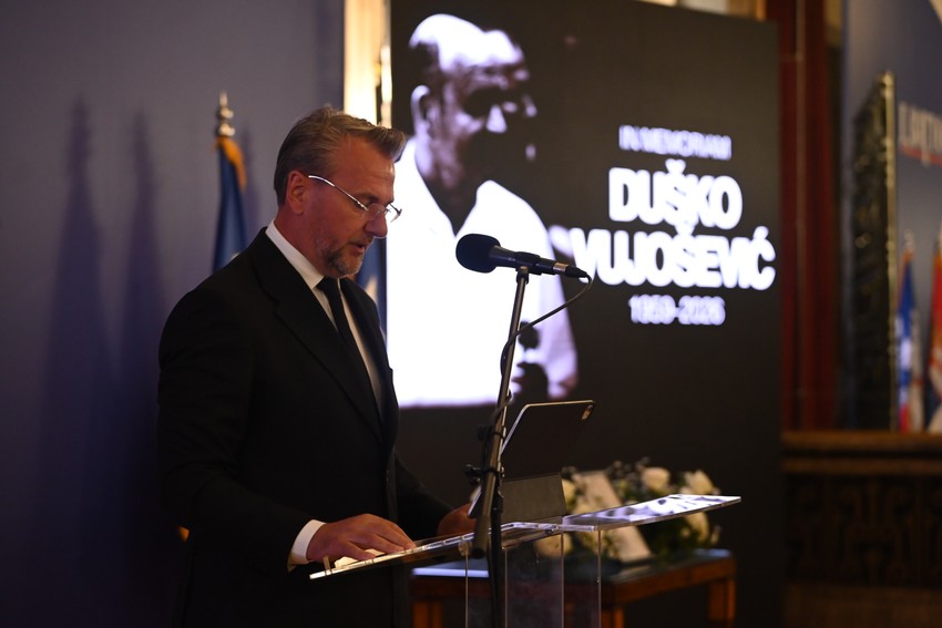 Komemoracija Dušku Vujoševiću