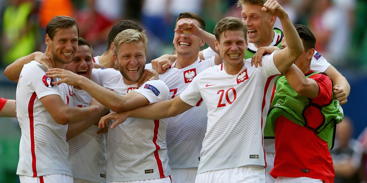 Piłkarze polskiej reprezentacji po wygranym meczu ze Szwajcarią na Euro 2016