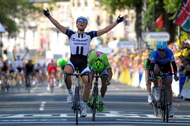 Tour de France: Kraksa Cavendisha. Mistrz świata ma złamany obojczyk