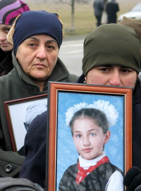 RUSSIA-BESLAN-HOSTAGES-RALLY