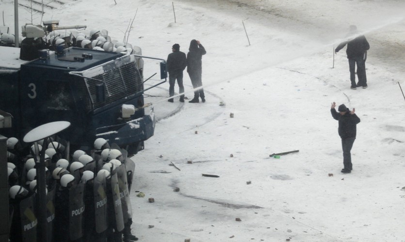 Policja walczy ze związkowcami