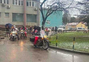 Deda Mrazovi na motorima u Nisu