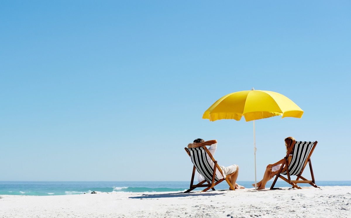 Od około 30 do nawet 700 euro dziennie trzeba zapłacić za pobyt na płatnej plaży we Włoszech z leżakami i parasolem