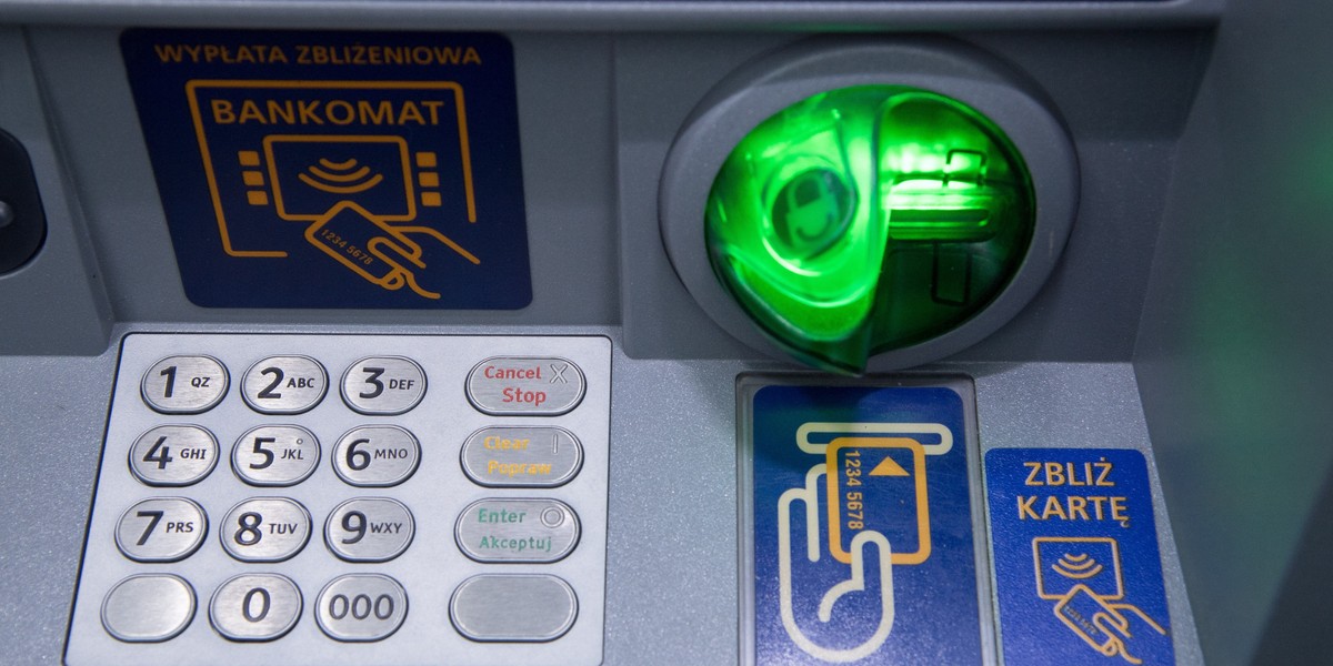 Według NBP w III kwartale 2019 r. z bankomatów Polacy wypłacili prawie 91 mld zł