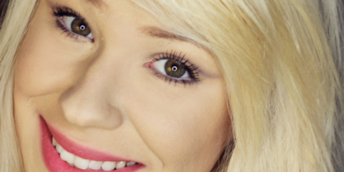 Lata 70. moda, makijaż, fryzury - Uroda