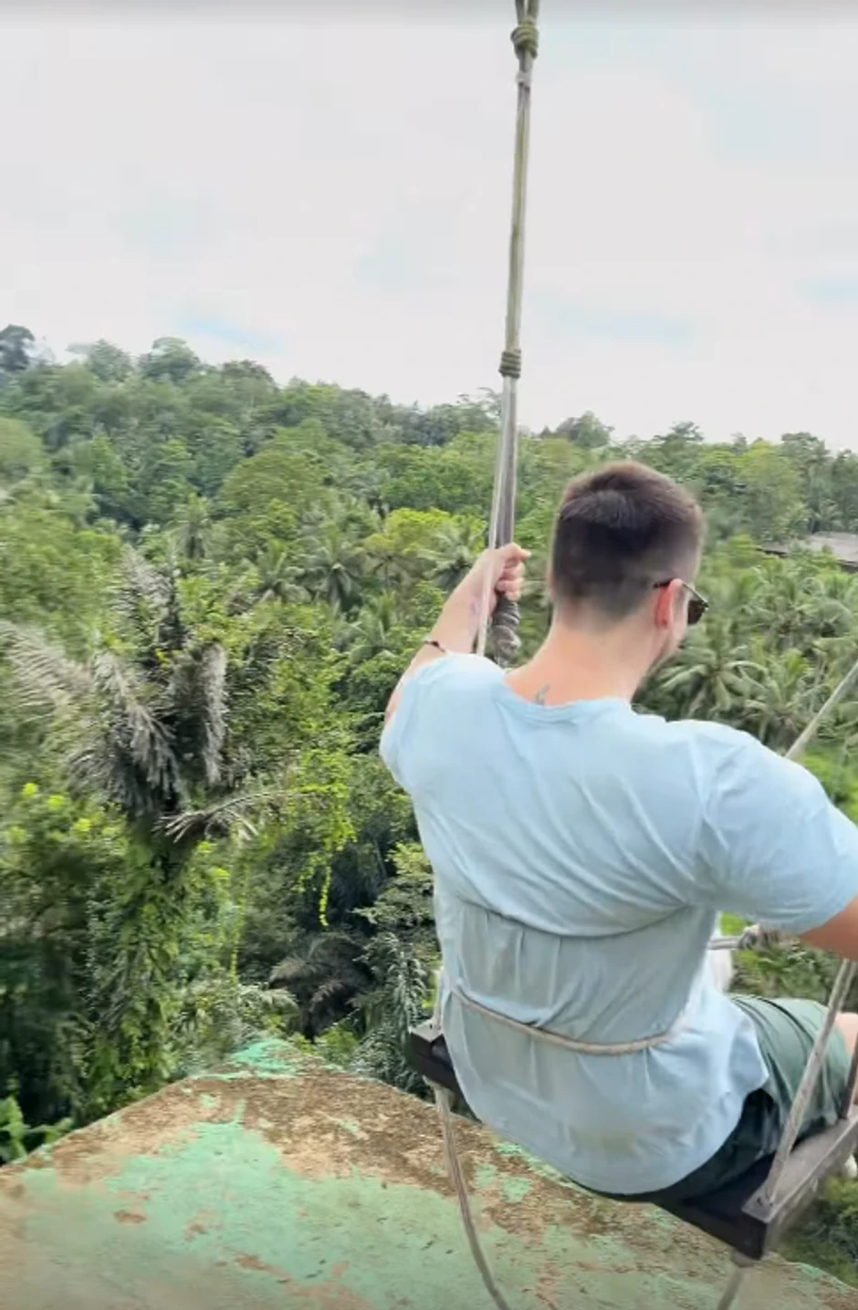 Nikola Rokvić na najpoznatijoj ljuljašci na Baliju