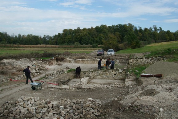 NOVA ARHEOLOŠKA SENZACIJA U SRBIJI Kopali za dalekovod, okrili MISTERIOZNE artefakte stare 40.000 godina