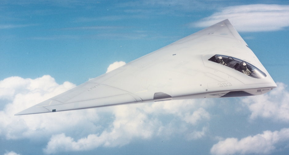 Do napędu A-12 wybrano dwa dwuprzepływowe silniki turboodrzutowe General Electric F412-GE-400. Oddzielne wloty powietrza do silników oraz wspólna płaska dysza wylotowa znajdowały się na dolnej powierzchni płatowca.