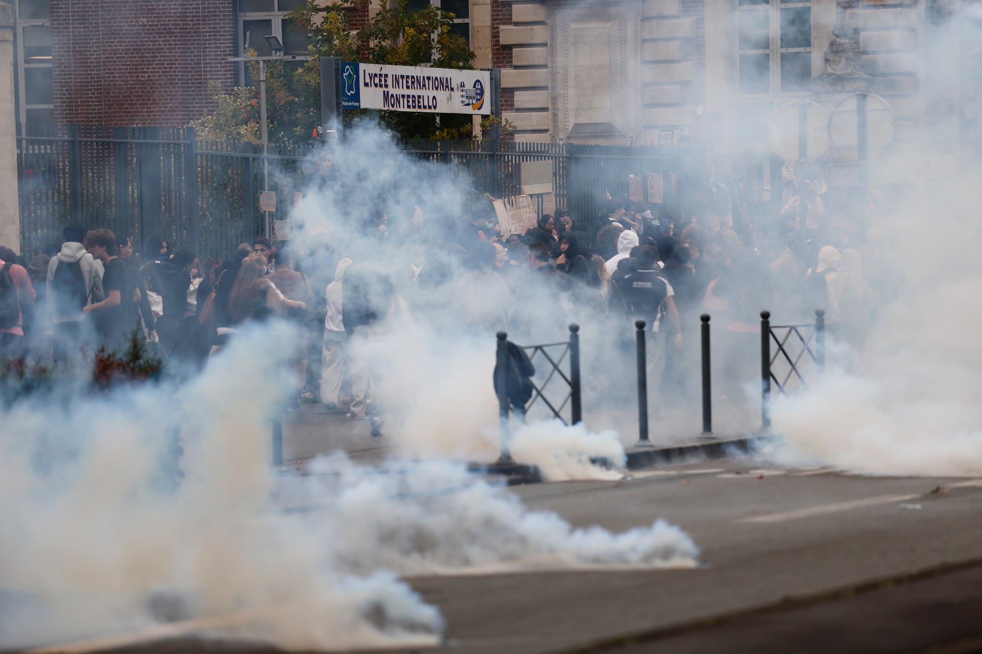 Študenti vo Francúzsku už niekoľko dní protestujú. 