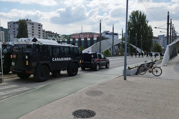 KFOR SE POVLAČI SA GLAVNOG MOSTA NA IBRU? Srpska lista hitno reagovala: "Tražili smo sastanak sa komandantom, srpski narod ozbiljno zabrinut"