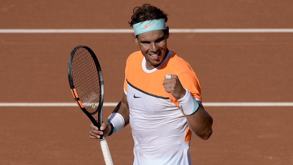 Hiszpan Rafel Nadal pokonał rodaka Nicolasa Almagro 6:3, 6:1 i awansował do trzeciej rundy turnieju w Barcelonie, rozgrywanym na kortach ziemnych. Nadal ma szansę po raz dziewiąty zatriumfować w stolicy Katalonii.