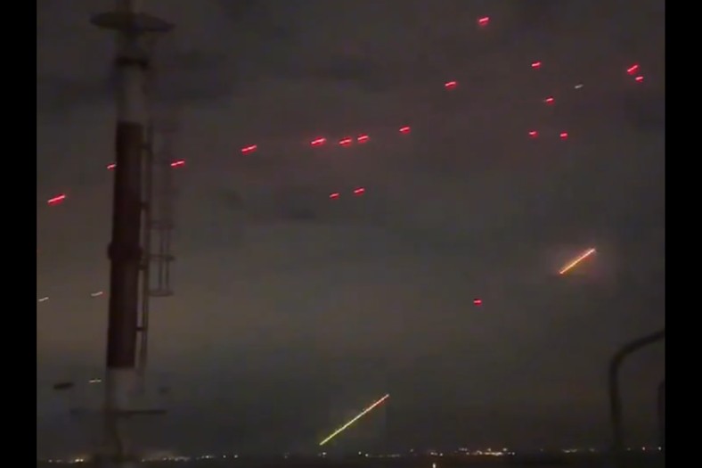 Ukraina broni się przed rosyjskimi dronami Geran-2. Rosja każdego dnia dręczy Ukraińców zmasowanymi atakami.