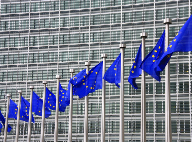 Komisja Europejska upomina Polskę. Dwa ostrzeżenia z Brukseli