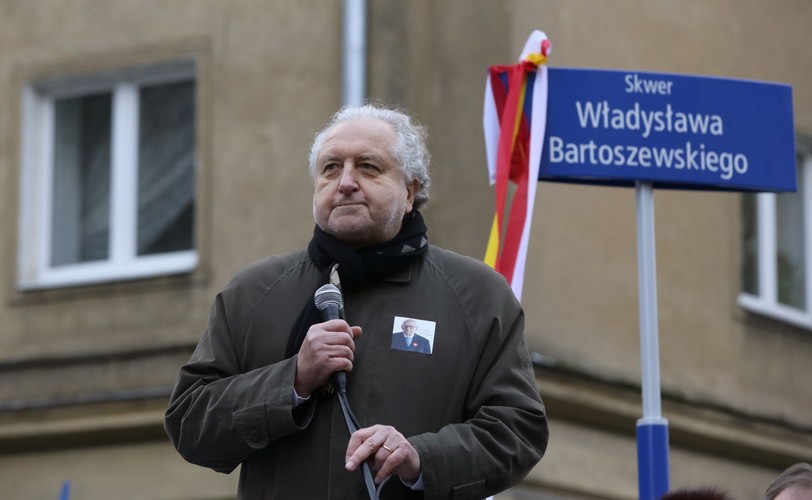 WŁADYSŁAW BARTOSZEWSKI UHONOROWANY W WARSZAWIE