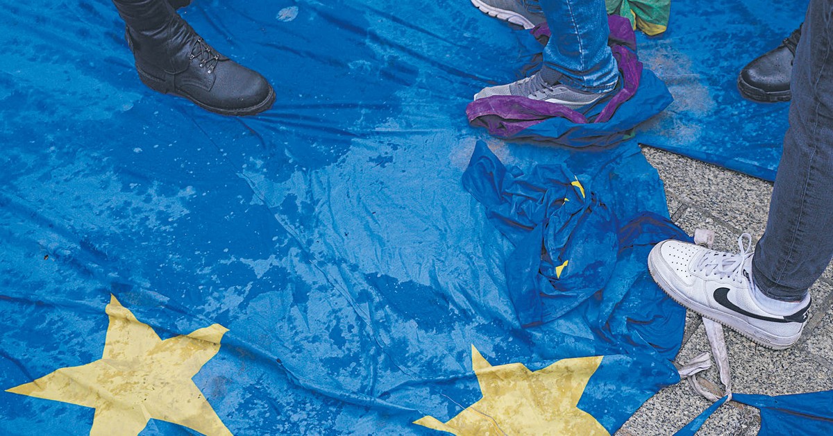 Europejskie błędne koło. Naciski niemal z każdego zakątku świata