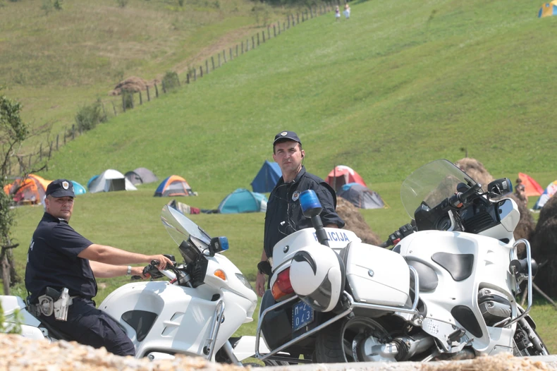 Patrole u Guči na 100 metara