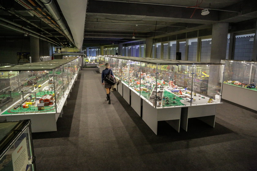 Wystawa budowli z klocków Lego na wrocławskim stadionie