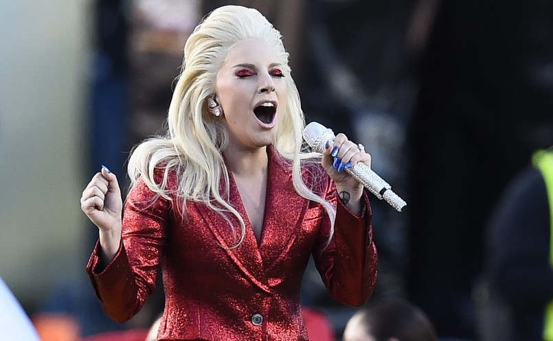 Lady Gaga zainaugurowała 50. finał NFL