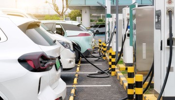 Rozważasz zakup samochodu elektrycznego? Wszystko, co musisz wiedzieć o kosztach i ładowaniu