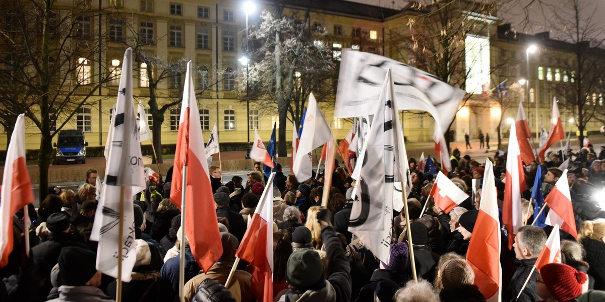 KOD I RAZEM MANIFESTUJA POD KPRM