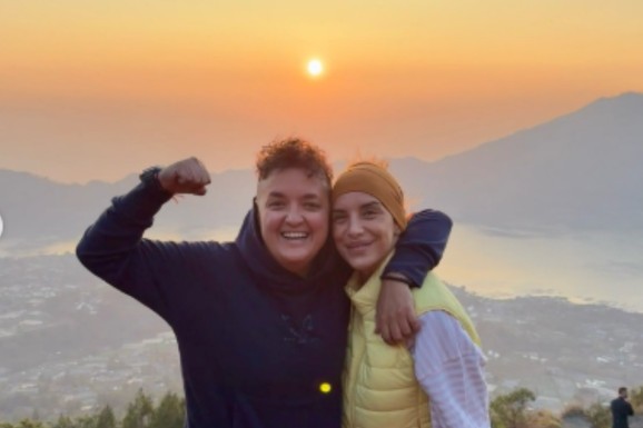 "UMRLA SAM I PONOVO SE RODILA" Marija Šerifović i Jovana Pajić se popele na vrh vulkana na Baliju: "Dok sam se borila za svaki korak, mislila sam na sina"