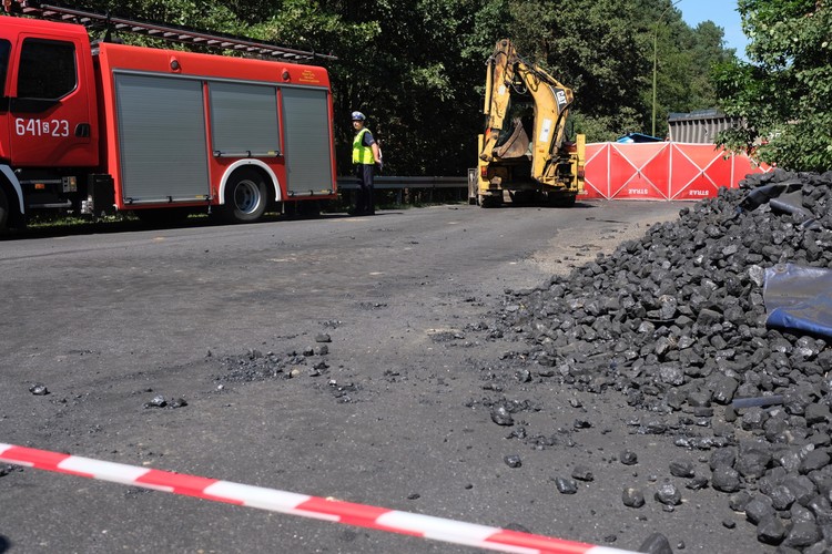 Akcja ratownicza na miejscu wypadku w Tychach