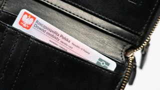 Kto musi wymienić dowód osobisty w 2024? Za brak dokumentu nawet 5 tys. zł kary