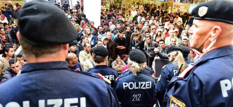 Kryzys imigracyjny: Austria wprowadza kontrole na granicy z Węgrami