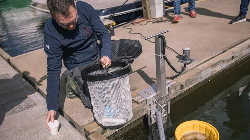 Kolejny kosz czyszczący Bałtyk. Seabin wyłowi rocznie 1,5 tony odpadów