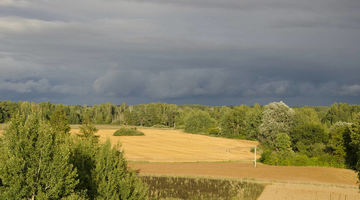 Több helyen is számíthatunk viharra, a szupercella már elérte az országot / Illusztráció: Northfoto