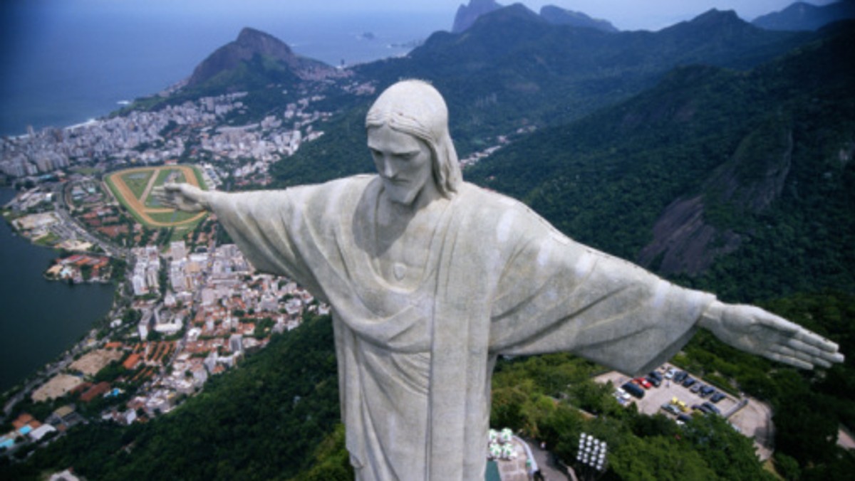 Słynny pomnik Chrystusa Odkupiciela górujący nad Rio de Janeiro ze wzgórza Corcovado będzie "ambasadorem" obchodów Światowego Dnia Młodzieży, jakie odbędą się w tym brazylijskim mieście w dniach 23-28 lipca 2013 r.