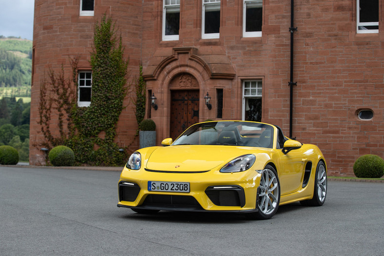 Porsche 718 Spyder i 718 Cayman GT4 z wolnossącym bokserem